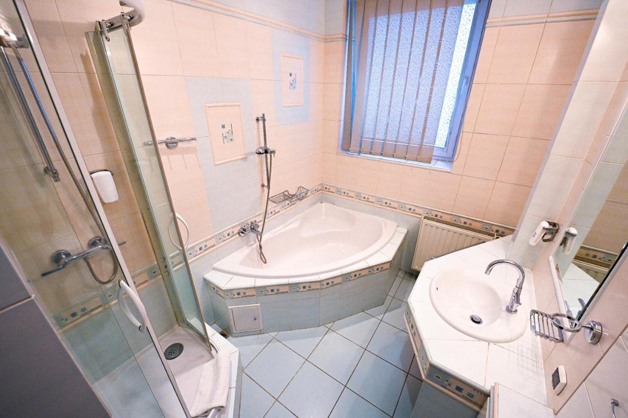 Apartamenty Kamienica Kazimierz คราคูฟ ภายนอก รูปภาพ